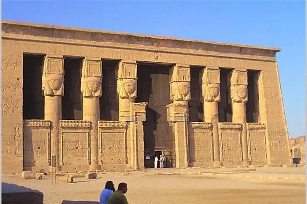 Visite privée des temples de Dendérah et d'Abydos au départ de Louxor