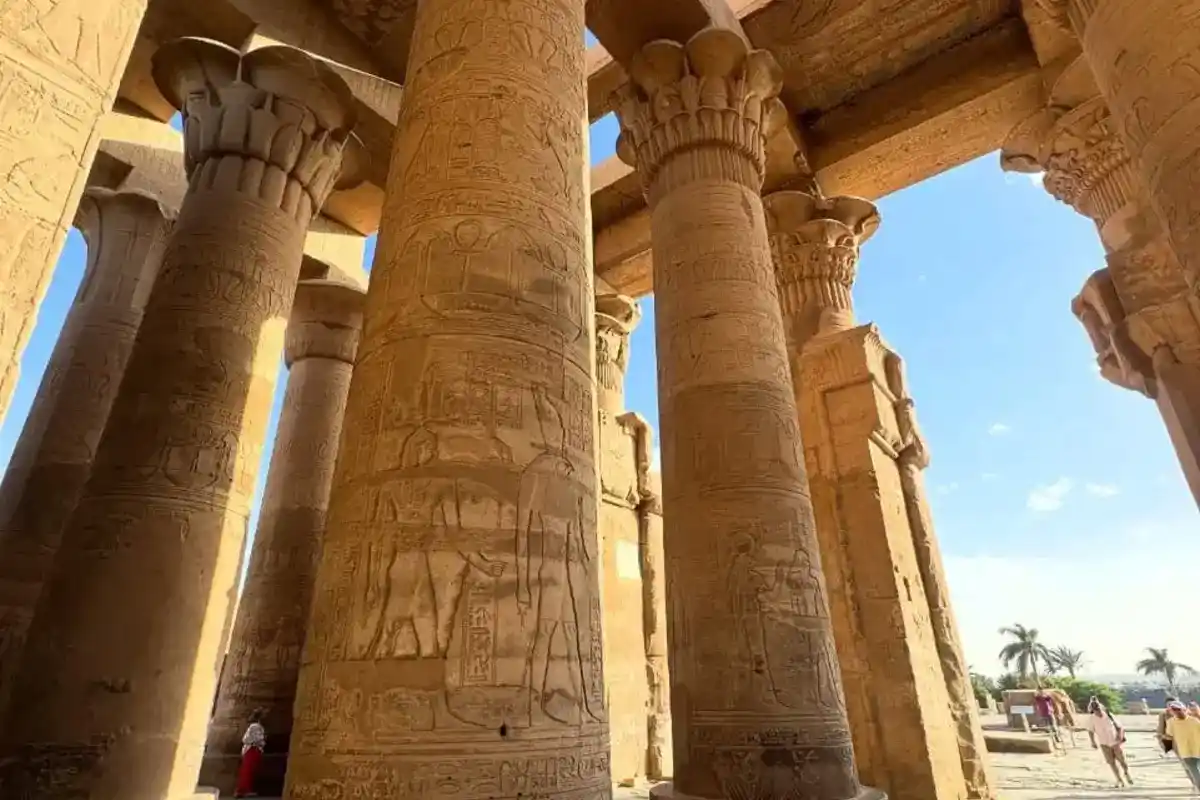 Au départ d'Assouan : Visite privée des temples d'Edfou et de Kom Ombo
