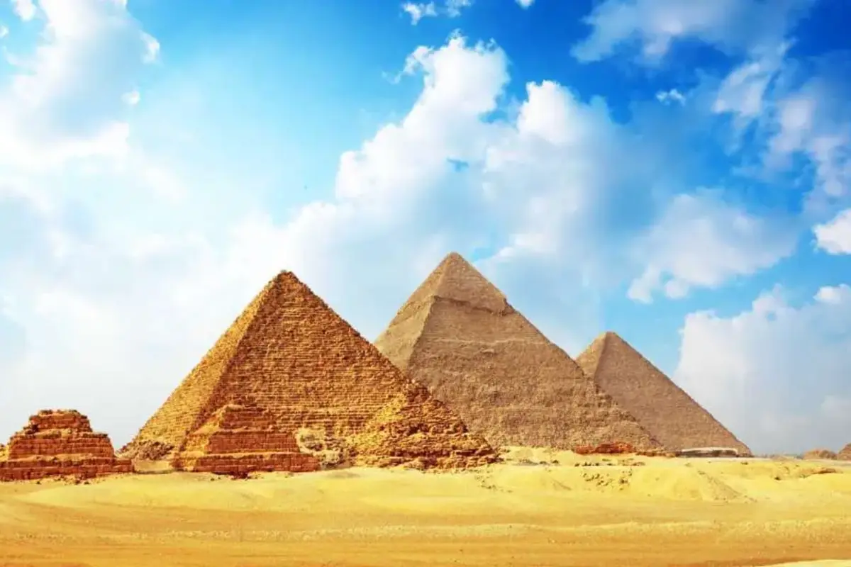 Circuit de 11 jours en Égypte : visite des pyramides de Gizeh et croisière de 7 nuits sur le Nil.